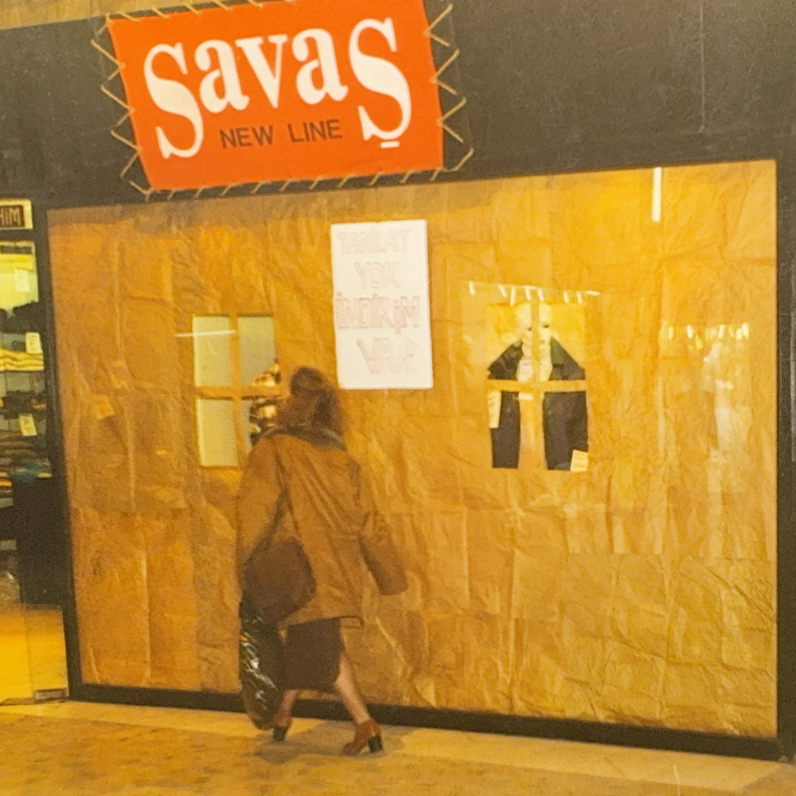 Savaş Giyim mağaza vitrini — Büyük Zafer Çarşısı, Çorum