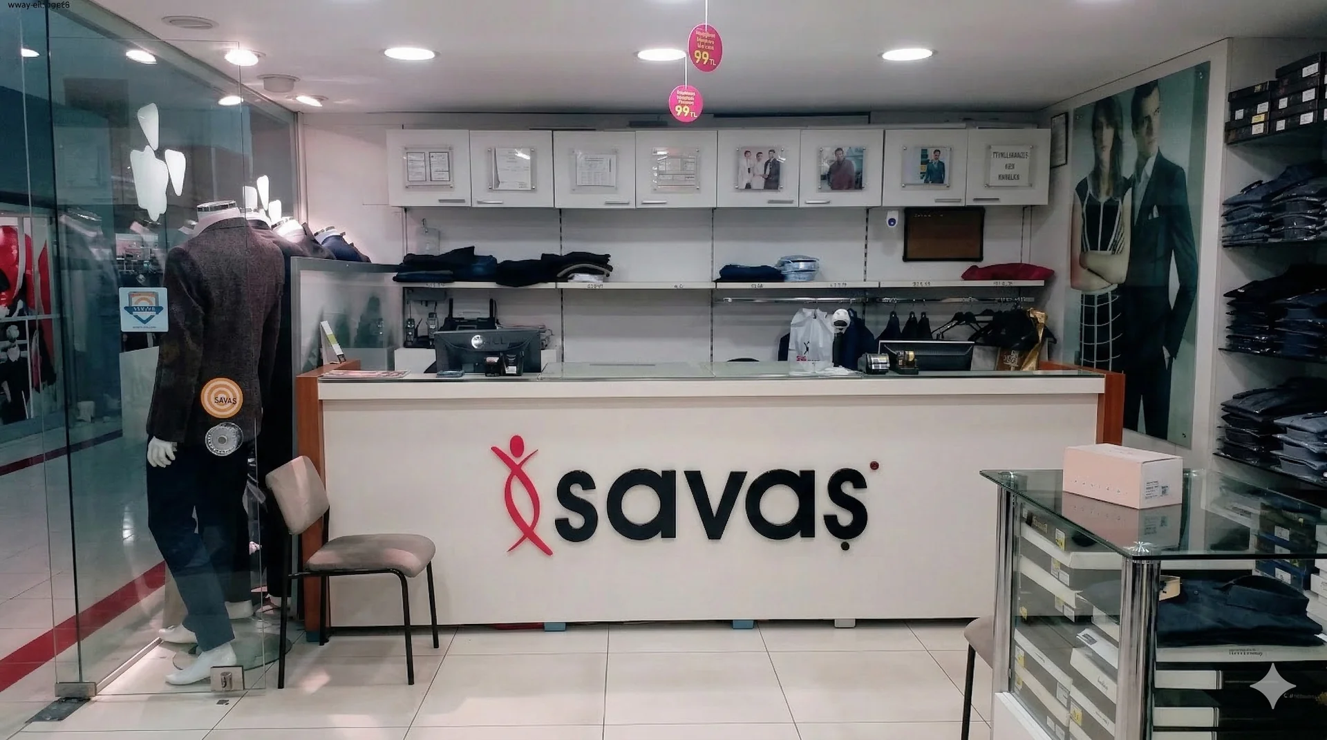 Savaş Giyim kasa ve karşılama alanı