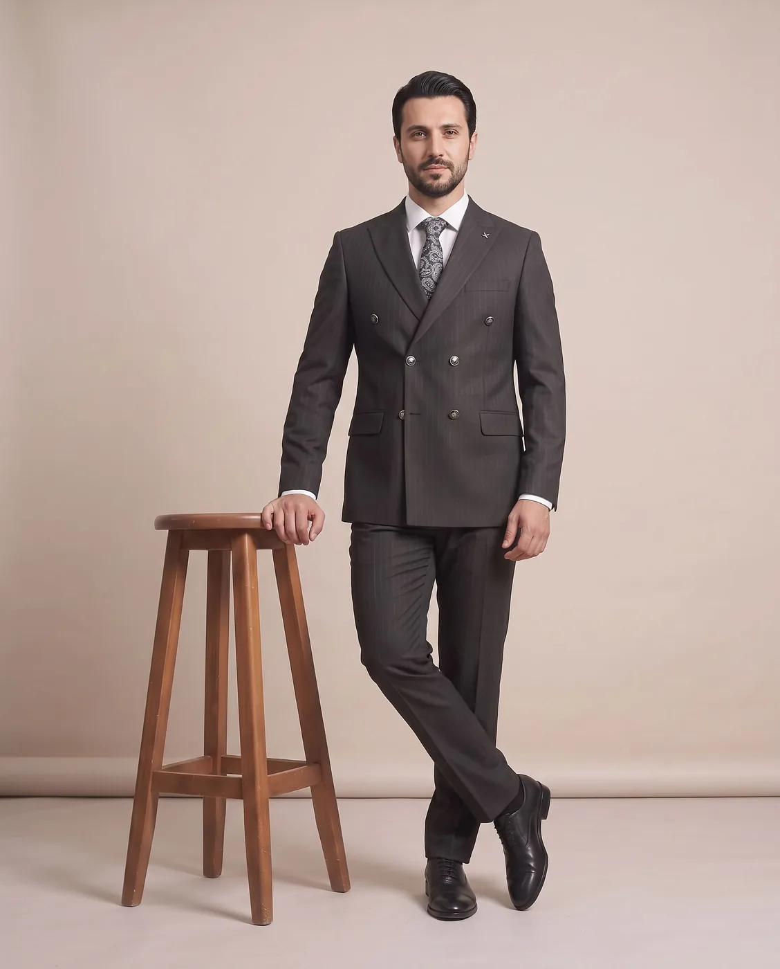 Koyu Gri Kruvaze Takım Elbise